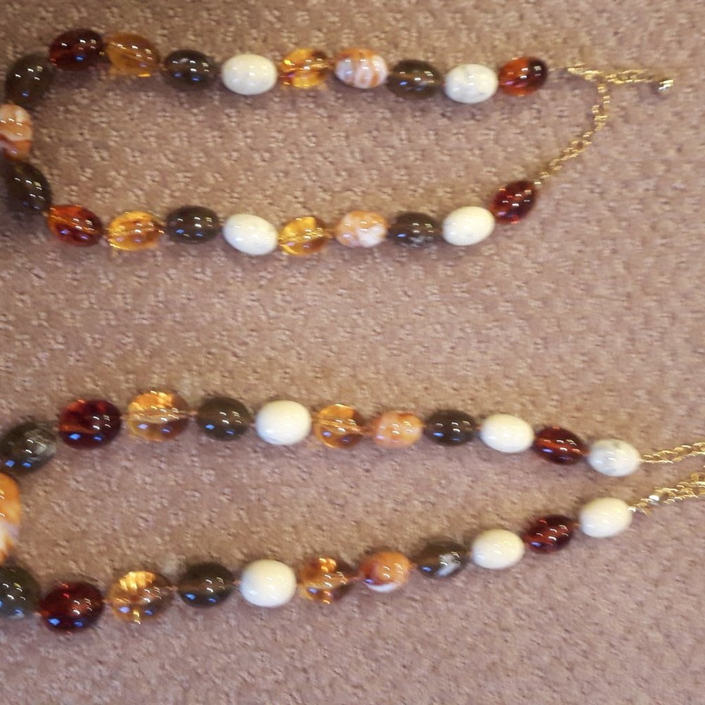 Joan Rivers necklace set - Picture 2 of 2